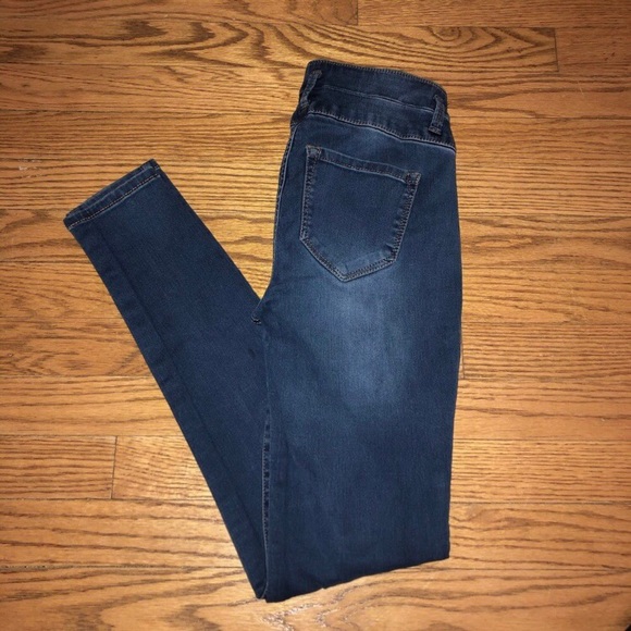 Mudd Denim - High waisted double button blue skinny jeans